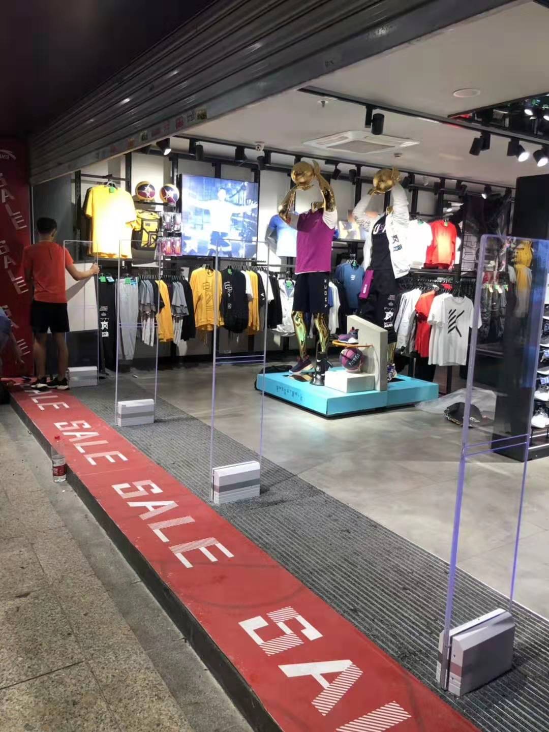 大超市門(mén)口的警報(bào)器是怎么工作的？